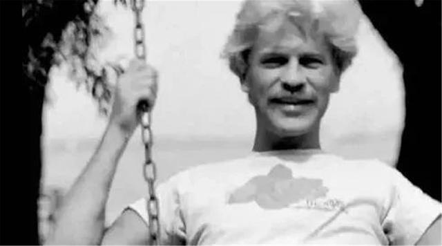 「黑猩猩」艾滋病源于黑猩猩,那第1个得艾滋病的人,到底对猩猩做了什么?