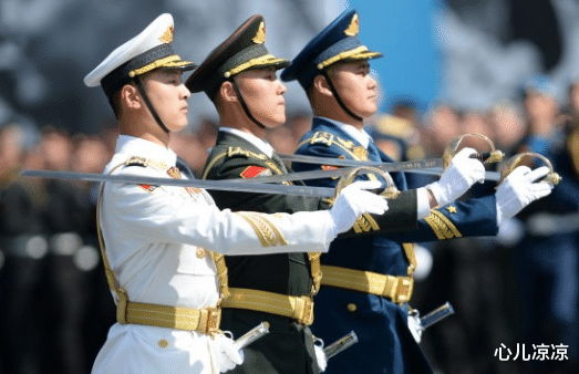 |法国媒体：中国解放军只是表面上厉害而已，俄专家：你试试看