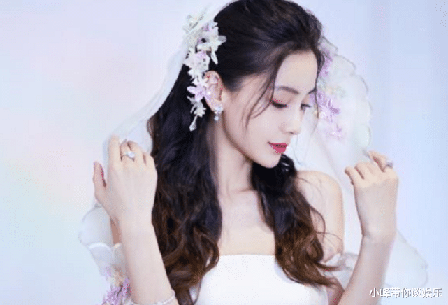 #Angelababy#baby空降《青你2》现场，短短3秒钟，抢走全场女选手风头