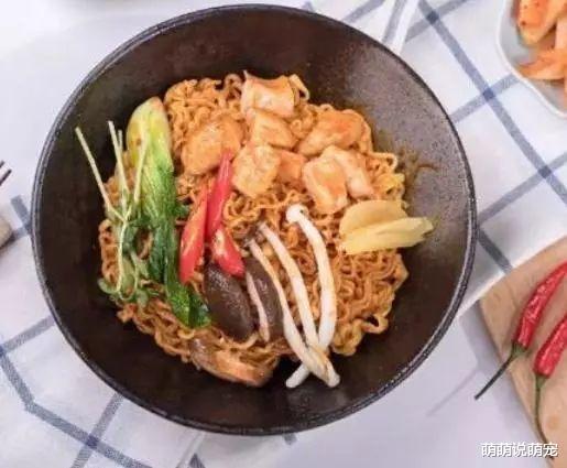 「糖果」灵签占卜：4份泡面选出你最爱的一份，测你会有一个开挂人生吗？