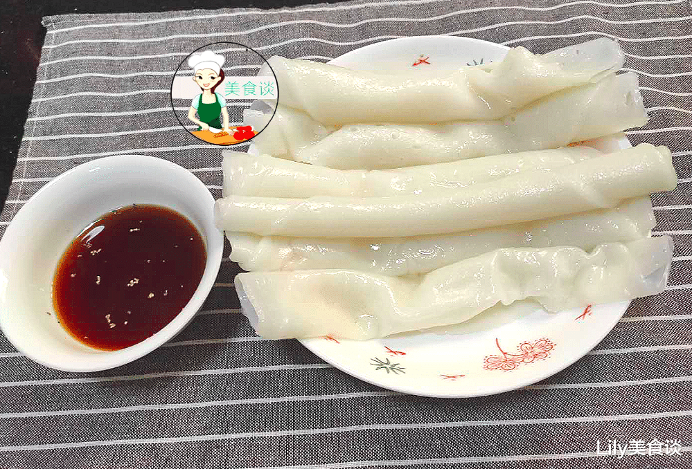 ：天越热，早餐就越馋这美味，蒸一蒸卷一卷，软滑Q弹，儿子吃嗨了