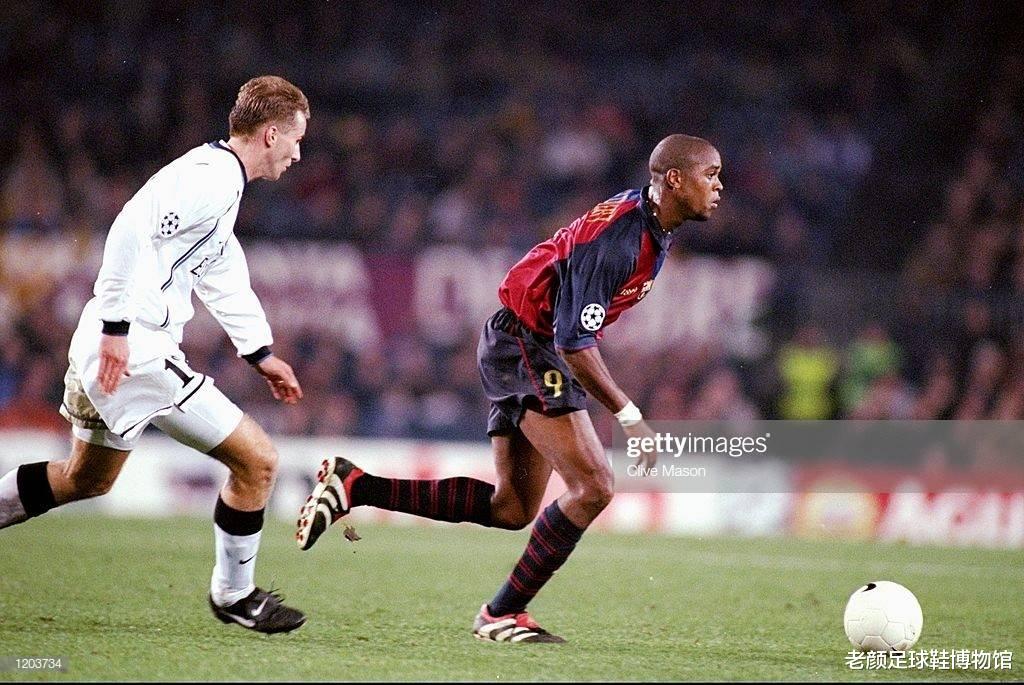 克鲁伊维特：巴斯滕接班人，身体被掏空的巴萨9号28岁告别豪门，32岁力不从心退役