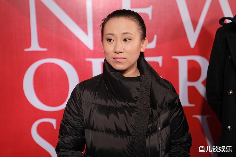 赵本山|赵本山高徒22岁上春晚，一夜成名开百万路虎，现如今抛夫弃子