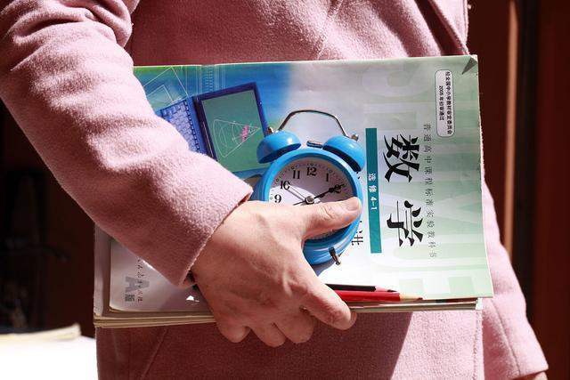 「」70名教师集体请辞！老师：我们究竟犯什么错，你们这样口诛笔伐