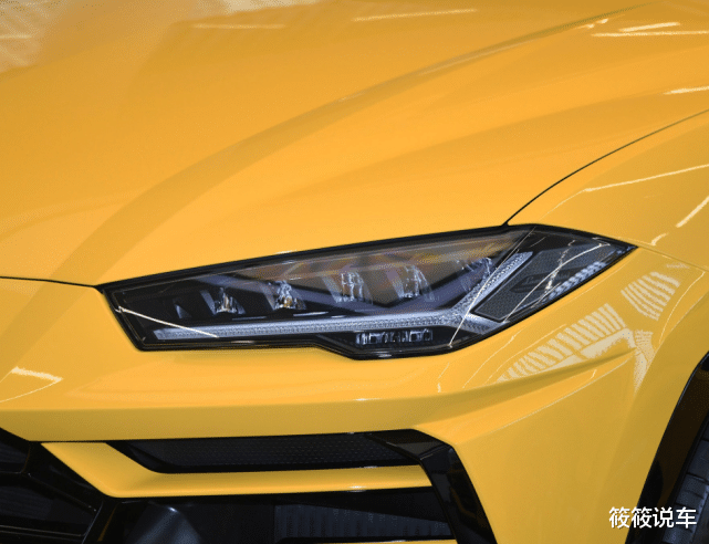 兰博基尼urus|40岁开它底气十足,零百3.6S配全时四驱,长超5米1,搭4.0TV8引擎