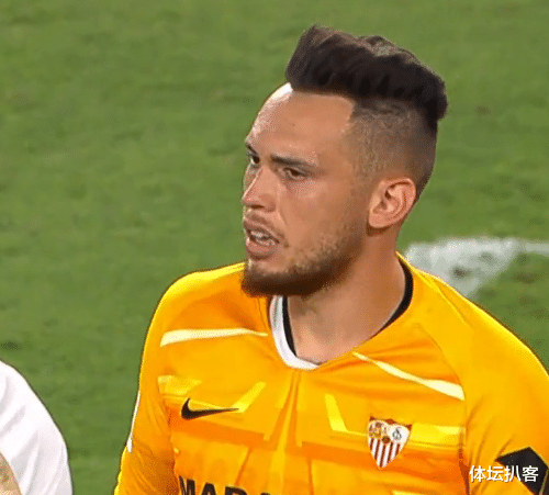 []苦战102分钟！西甲保级大战神奇一幕：前锋扑出对手门将绝平进球！