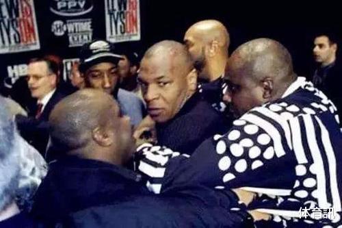 迈克尔·乔丹@曝乔丹睡了泰森妻子!两人宴会上险些大打出手,吉文斯说出真相