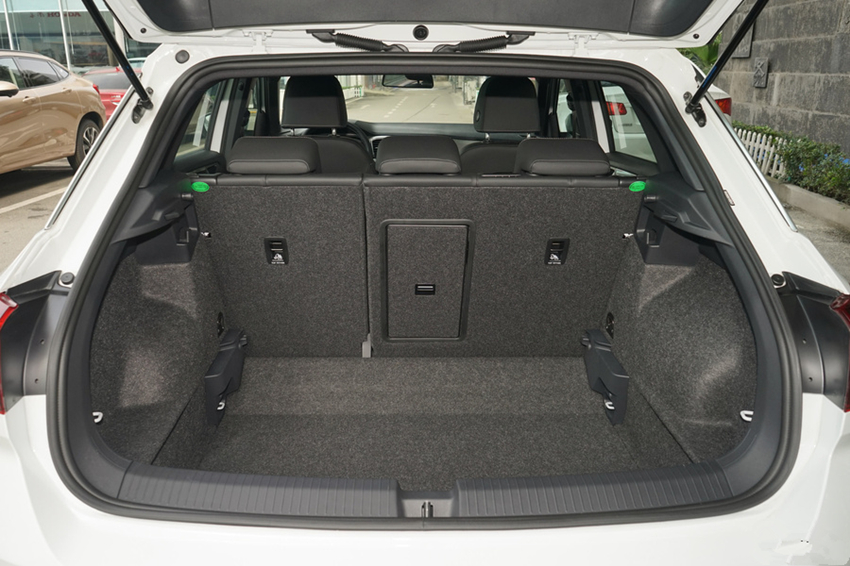 大众汽车■大众真不要“尊严”了！从15万跌到10.3万，30天卖了11243辆