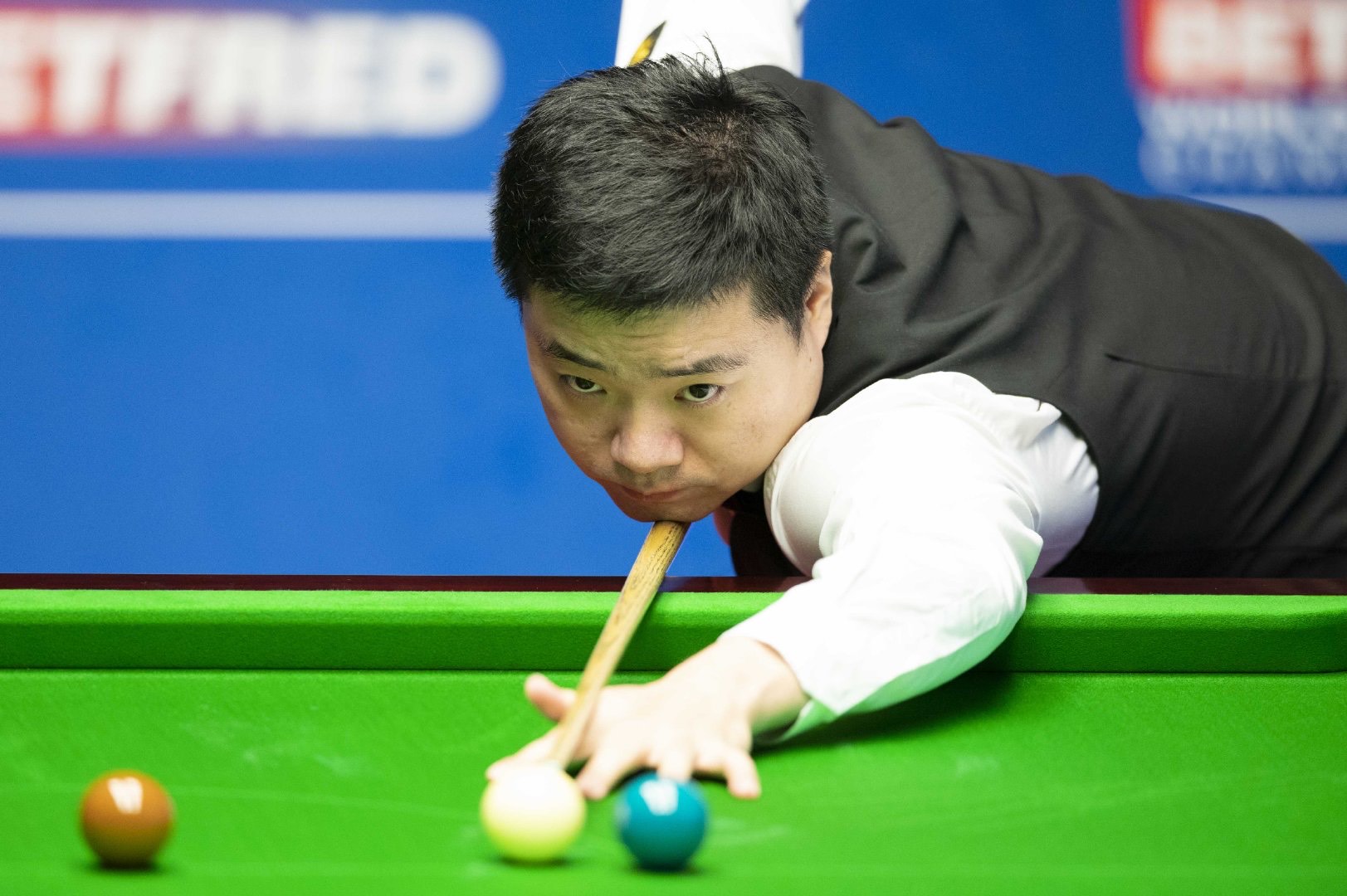 丁俊晖|斯诺克世锦赛8强将诞生！丁俊晖爆冷掀翻奥沙利文？世界第二冲前8