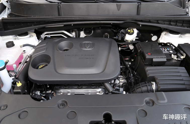 长安汽车@长安PLUS系列中的“刀锋战士”，做工国际范，性能碾压马自达