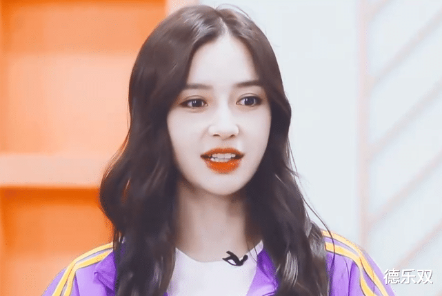 【Angelababy】baby涂口红，从来不涂嘴角，看到效果，才知技巧好过整容！