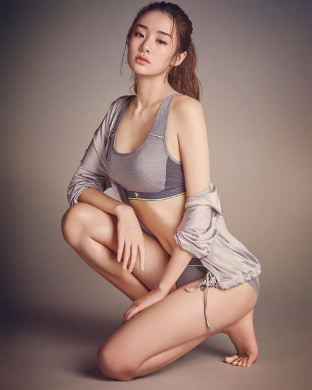 [深蹲]3个瘦大腿内侧深蹲动作，每天10分钟练出纤细铅笔腿