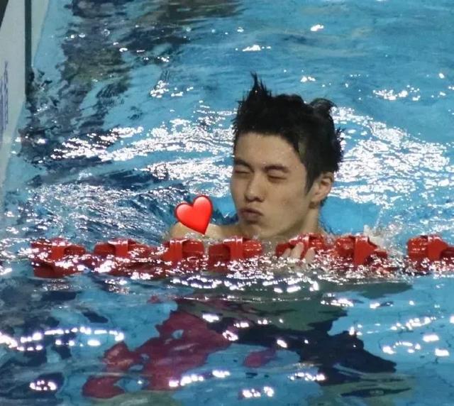 陈冠希|泳坛最帅00后天生爱豆脸，撞脸陈冠希，气质直逼偶像男团
