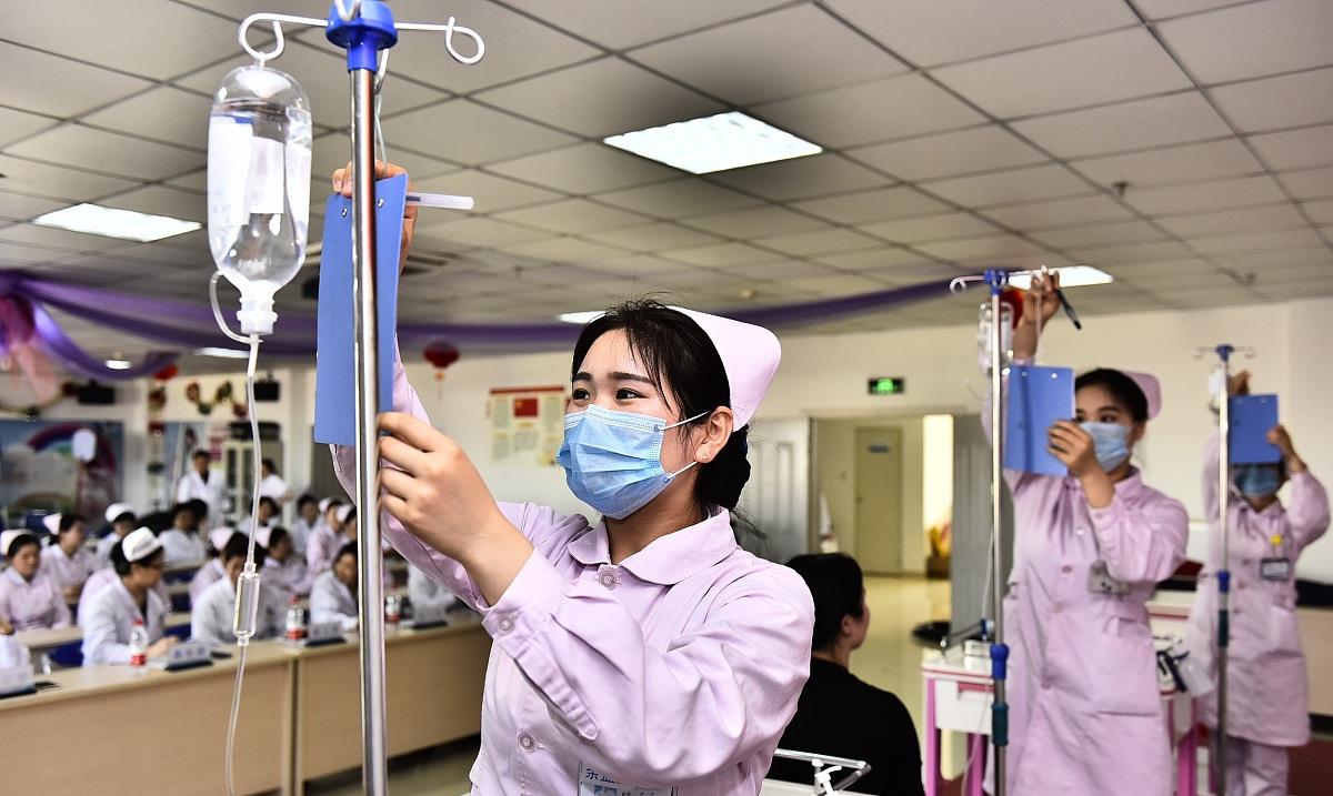 [临床医学]教育部扩招：医学专业还会吃香吗？网友：临床医学已远供大于求？