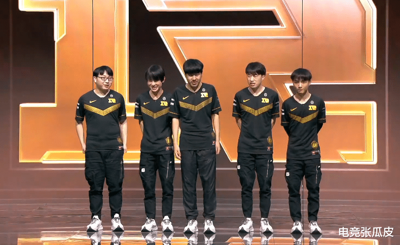 gala|EDG经济领先惨遭RNG翻盘,GALA寒冰极限输出,观众:有乌兹内味了!