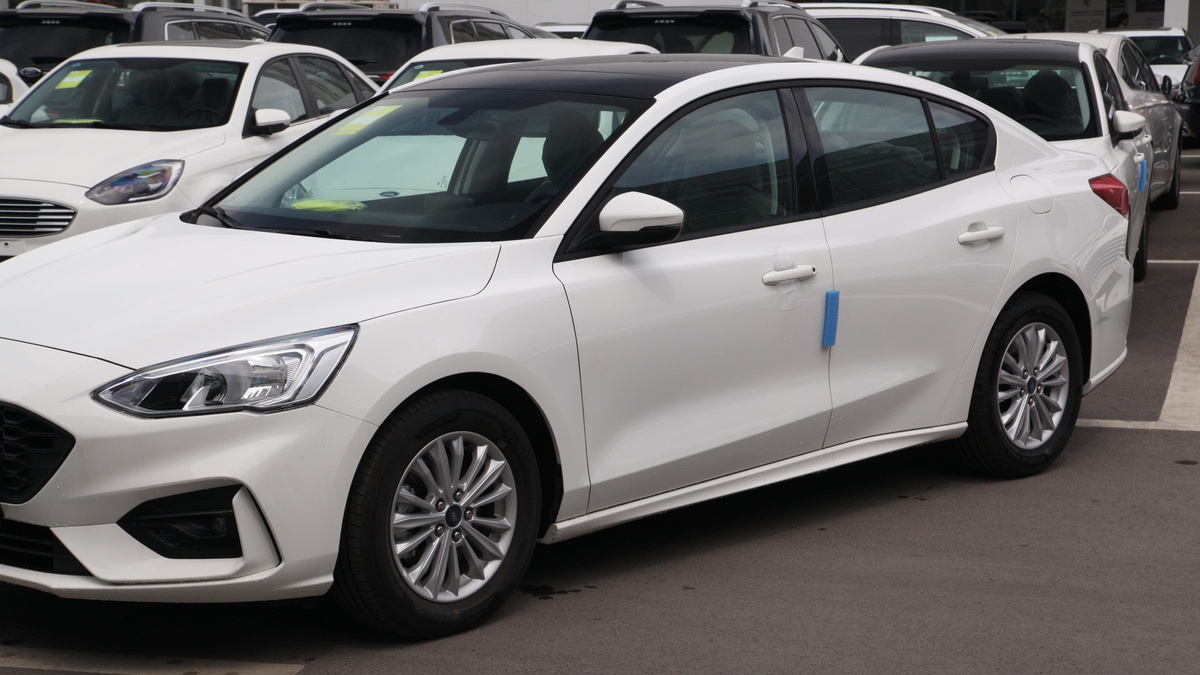 【福克斯】被冷落的“好车”，11万多标配174马力和8AT，油耗5.5L，没人识