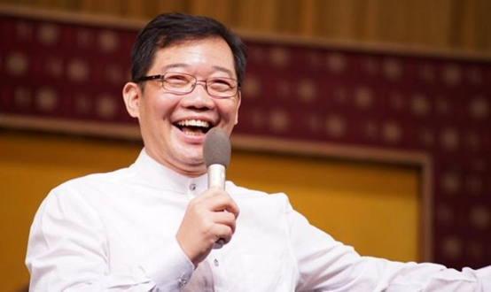 黄家驹|他把黄家驹念成“黄家狗”，自以为会博得观众大笑，却毁了自己的好前程！