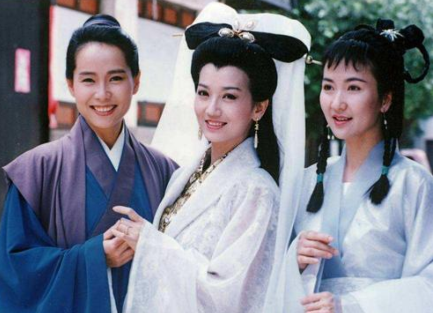『李宇春』长得像男生的5个女星，“春哥”不算啥，最后一位骗了一代人