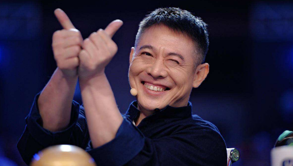 『成龙』四大功夫王现状：一个生病，一个坐轮椅，一个去世，只有他活得很潇洒