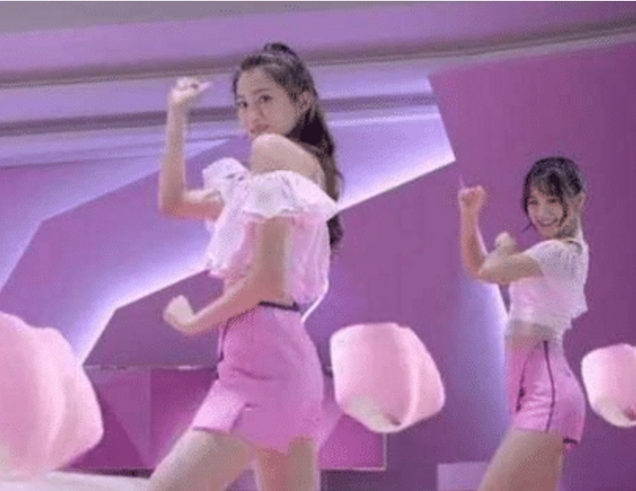 关晓彤|当年关晓彤拍摄“卫生棉”广告，未P图照曝光，原来鹿晗好这口