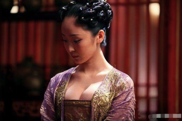 [谋女郎]又一高开低走的谋女郎！出道爆红却因剧中形象被诋毁，现已凉凉