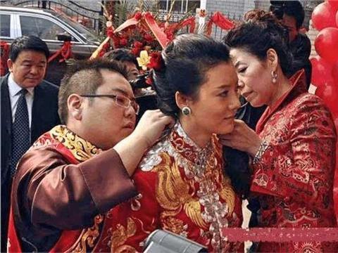 车晓▲38岁车晓嫁入豪门,衣食无忧、天天居家瑜伽健身,真让人羡慕