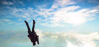 对流层|人体如果从1万米的高空，以自由落体形式落入海水中，会怎么样？