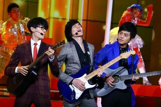 春晚|为何春晚30多年一直坚持假唱？没有无视观众想法，原因很无奈！