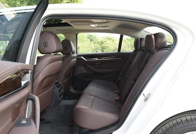 宝马5系■43万怎样选车？奔驰E级和宝马5系谁档次高？听完领悟了