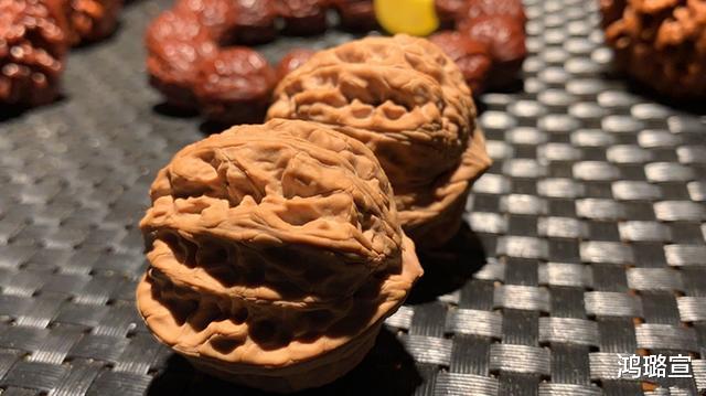 文玩|文玩核桃触碰了“上油”禁术怎么办？别急着放弃，这两招可以挽救