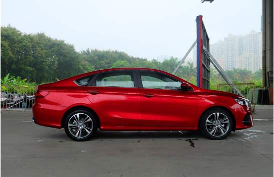 「吉利」吉利终于开窍了,终于把这车换回四缸