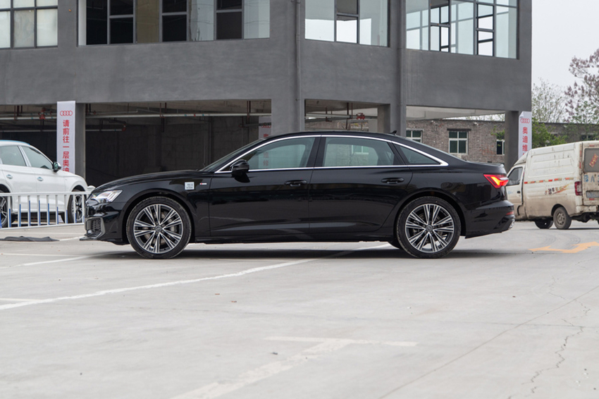 宝马5系|买啥宝马5系！30岁男人开它面子十足，狂跌7万，30天卖16005辆