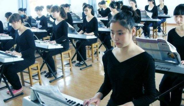 大学|大学专科有4个热门专业，就业率比较高 ，考上就是幸运