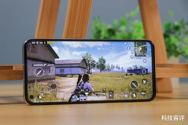 华为荣耀▲荣耀30上手综合测评：50倍潜望式长焦+旗舰性能=真香