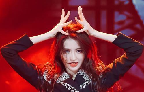 创造营2020@当844乐队的《鬼灭之刃》出场,《创造营2020》彻底赢了隔壁节目