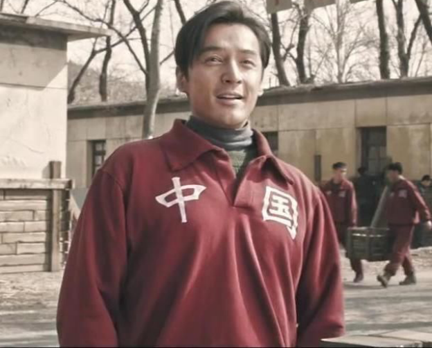 吴京|吴京为儿子要签名，胡歌一句话回绝，回复让大家笑一年