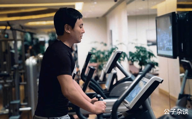 沈腾|难怪大家都说沈腾是“合影杀手”，本以为是玩笑，看到照片后懂了