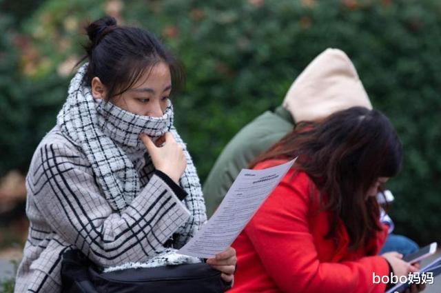 大学生|为啥一般公务员考试，很少看见985大学生参加？这4个原因很真实