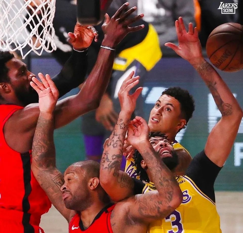 国足|湖人杀手锏无解！再见哈登威少！系列赛结束了