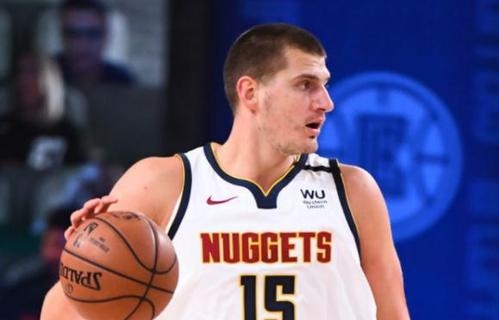 约基奇|为什么约基奇能立足NBA,一般来说这种职业球员很少有这体型?