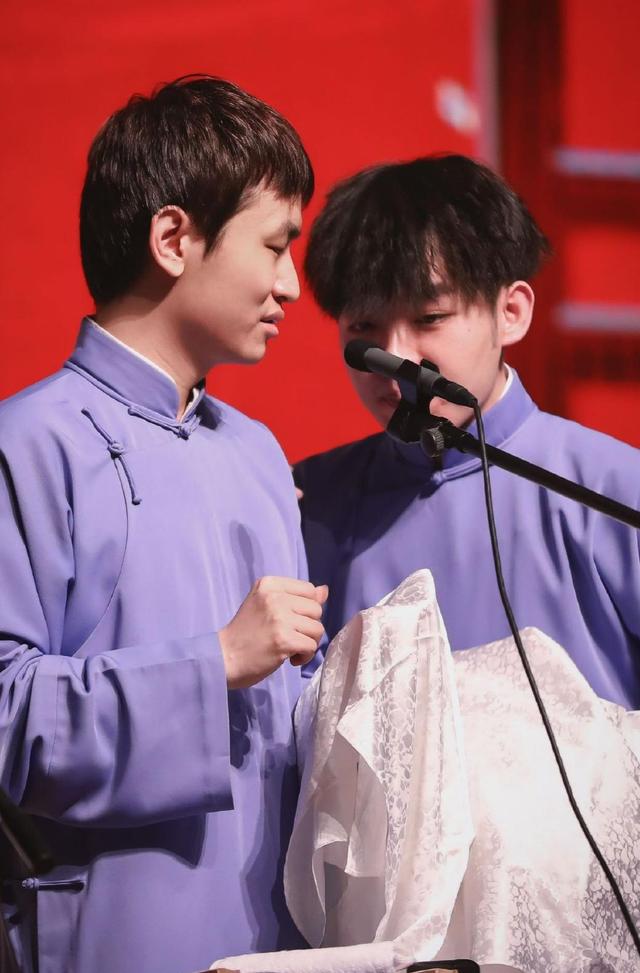 「无心法师」德云社唯一被摘过字的学员，他说“爱和本该爱的，都是相声”