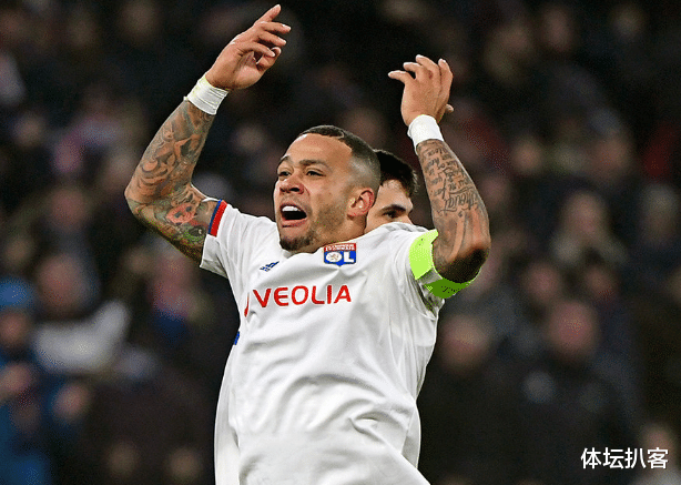 巴塞罗那|3-2!欧冠大黑马踢疯了,4500万巨星独造2球,狠狠打脸巴萨