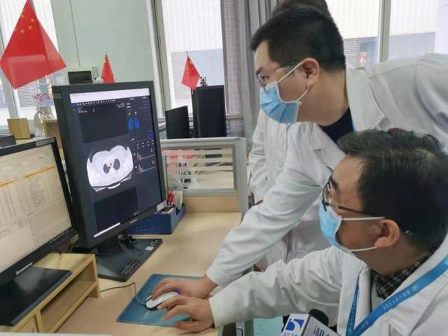 环球时报 湖北援冀移动CT正式开始工作，借助5G网络半小时形成检查报告