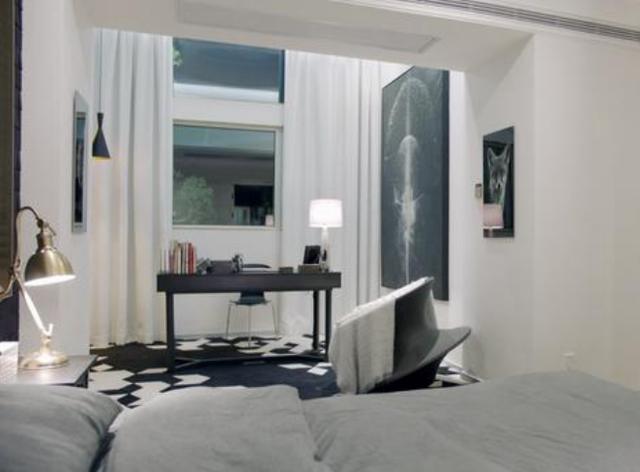 『』参观张鲁一在剧中的豪宅，连楼梯都是玻璃建成，美得像个水晶屋