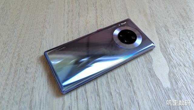 「苹果」不买华为,依旧支持苹果的人到底是怎么想的?网友的答案太真实