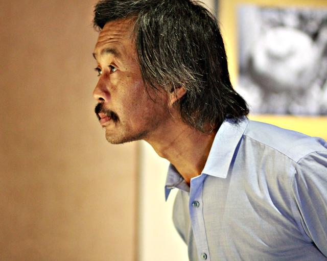 趣观历史|拾荒男子因书法走红网络，曾有人花两万只求一字，专家：纯属炒作