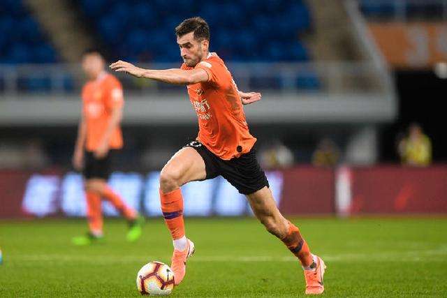 上海上港|上港2劣势遭针对！中超大黑马25分拿出杀手锏：“1亿先生”献绝技