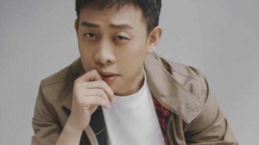 赵薇|《八佰》破17亿，张译成百亿影帝，管虎却说：以后再不用张译