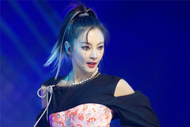 郁可唯|《浪姐》五公淘汰名单出炉!郁可唯遗憾离开,没想到还会有她