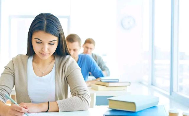 []今年因为疫情原因，高考推迟一个月，学生的成绩会不会更好